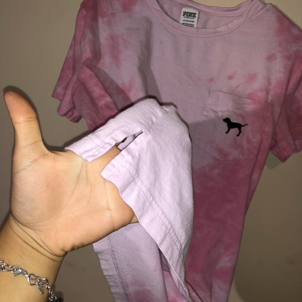 VS Pink tye dye campus tee
